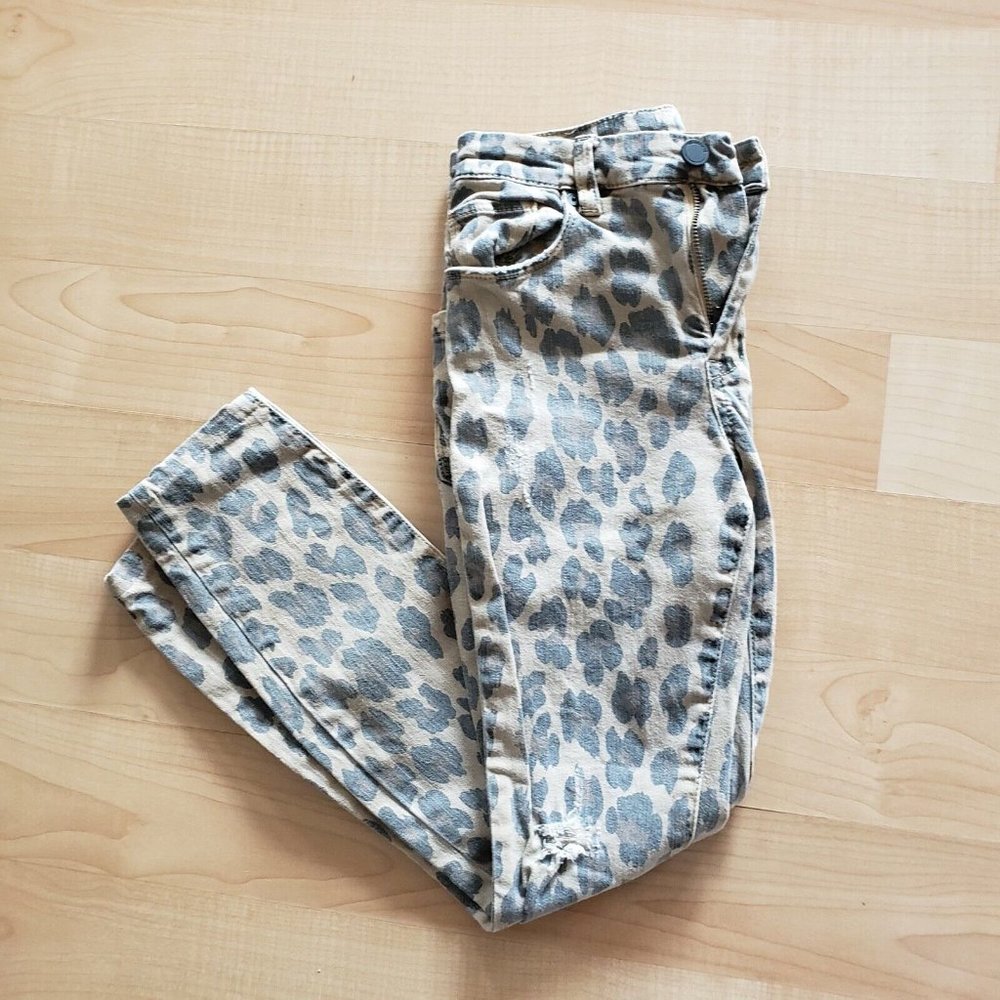 Women's BlankNYC The Bond denim jeans size 25, leopard print, slighly ripped